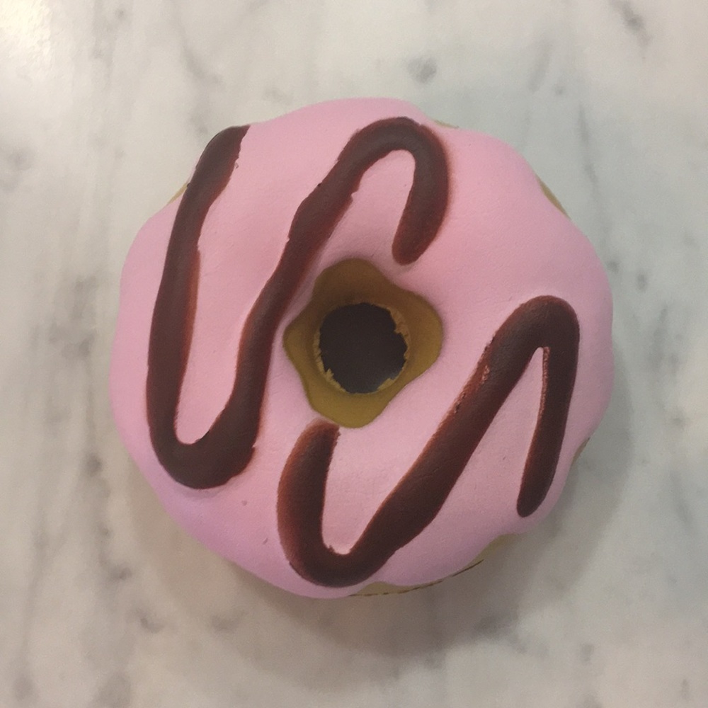 Stress Relieving Doughnut Squishy 🍩